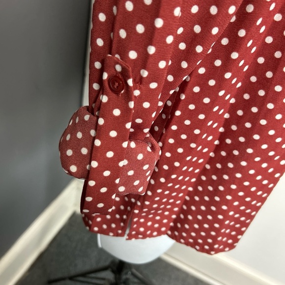 Forever 21 Women’s Small Polka Dot V Neck Blouse‎ Roll Tab Sleeve Classic Dainty - Picture 5 of 14
